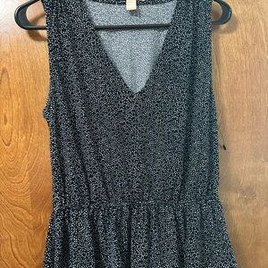Banana republic navy with white dot sleeveless top.